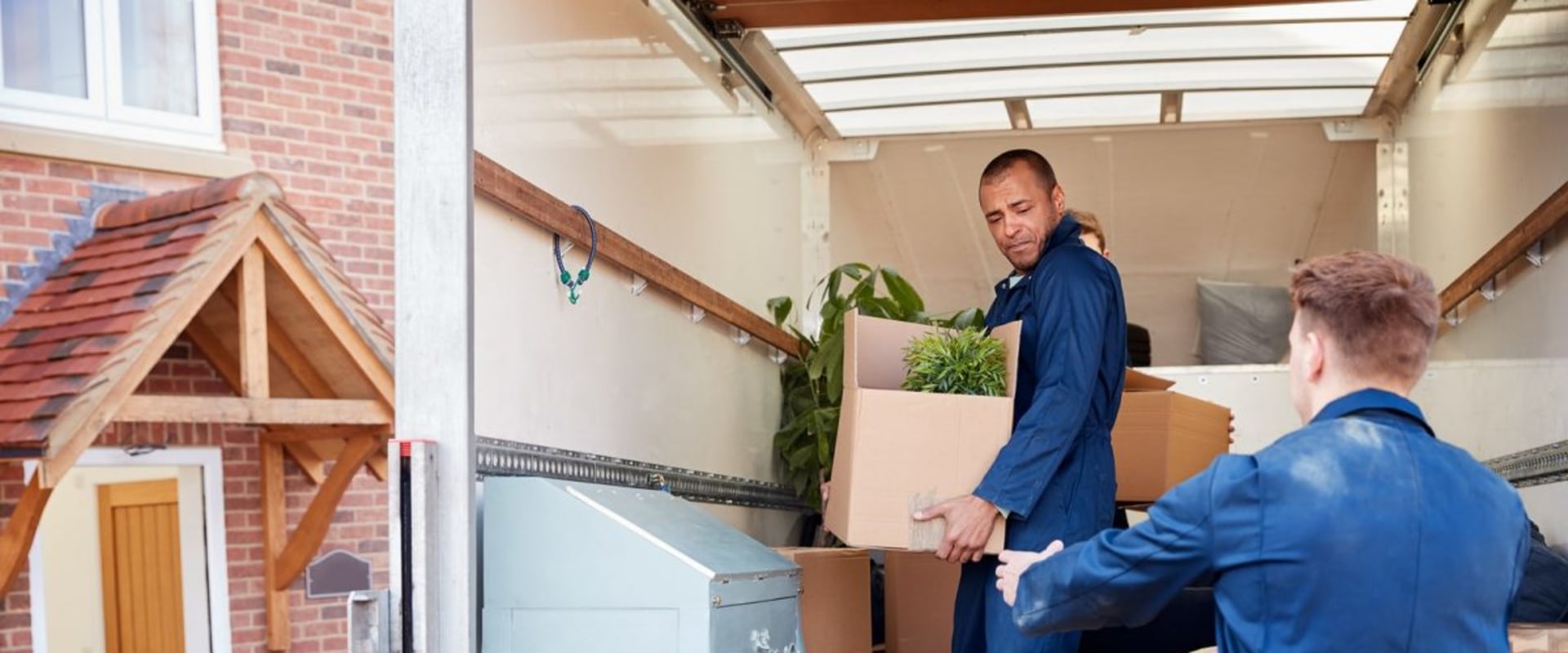 Familiarizing Yourself with a New Area: Tips for Moving and Storage in New Jersey